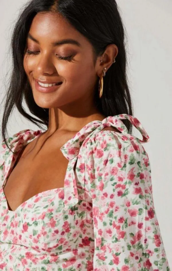 💕ASTR THE LABEL💕 Floral Tie Shoulder Long Sleeve Top ~ Pink Floral Print M NWT - Image 4