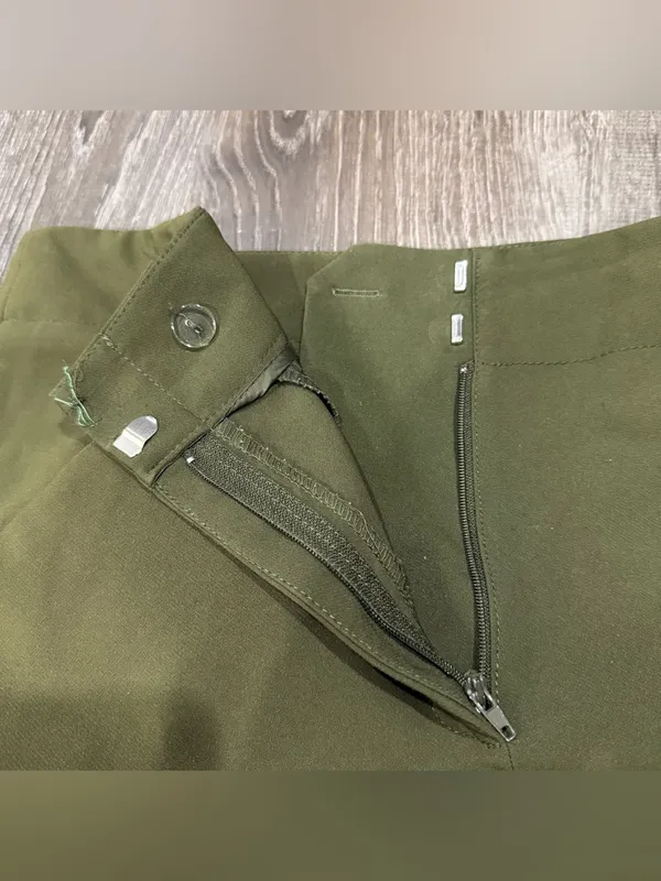 New York & Company Green High Rise Pants - Image 3