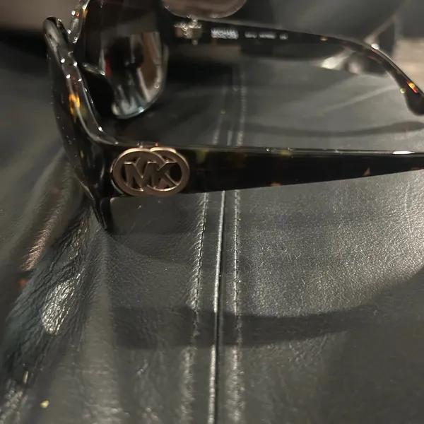 Michael Kors Women's Brown Tortoise Sunglasses includes Michael Kors Case - Image 5