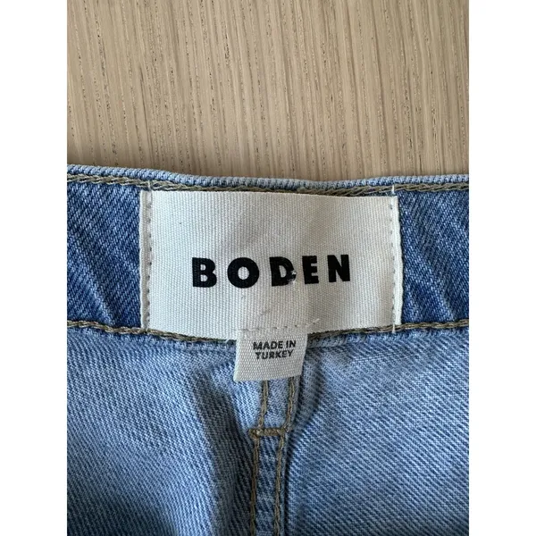 Boden women's Bermuda Denim Short Size 32 2630 - Image 6