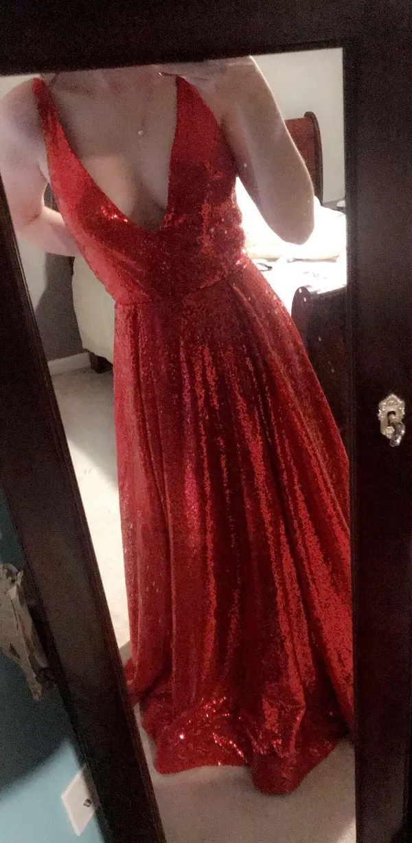 Red Sequin Prom Dress Size 4 - Image 4