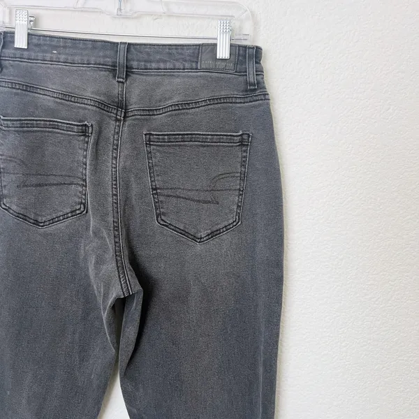 [American Eagle Outfitters] Washed Black High Rise Tapered Stretch Mom Jeans 6 - Image 8