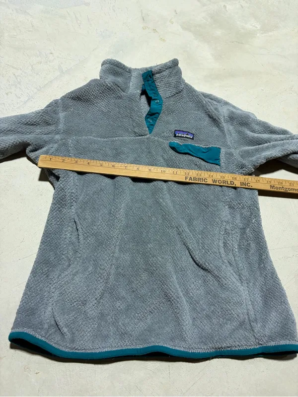Patagonia Gray Fleece Quarter-Snap Pullover with Teal Accents large - Image 4