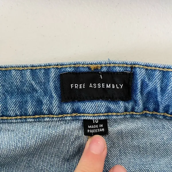Free Assembly women’s‎ 90’s straight cut jeans — size 10 - Image 6