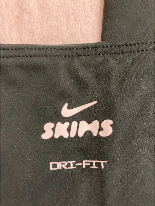SKIMS X NIKE 26” Matte Leggings Longline Bra SET! S - Image 6