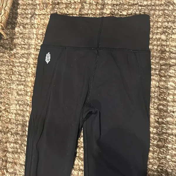 Free People Women's Black Cut-Out Athletic Leggings‎ Size XS - Image 6
