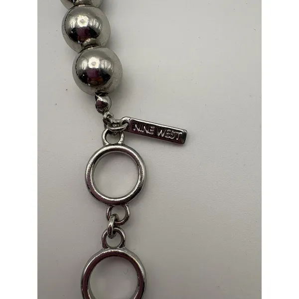 Nine West Graduated‎ Bead Necklace Womens OS Silver Tone Chunky Toggle Statement - Image 6