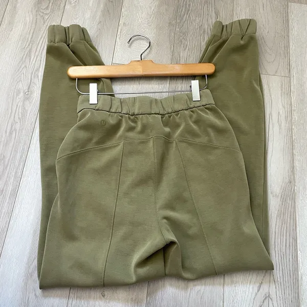 Lululemon Softstreme Pants relaxed high rise womens Green (size 2) travel lounge - Image 8