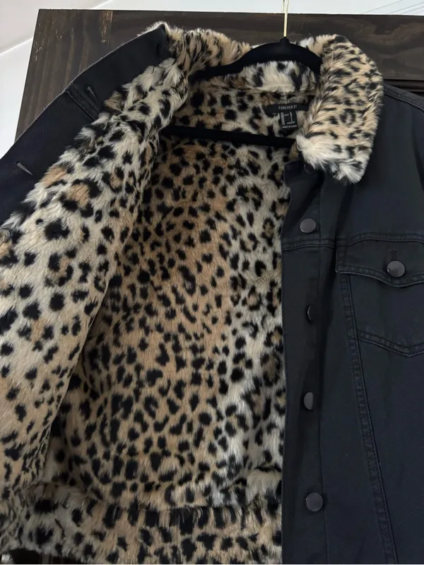Black Denim Jacket with Leopard Faux-Fur Trim and Lining - Image 2