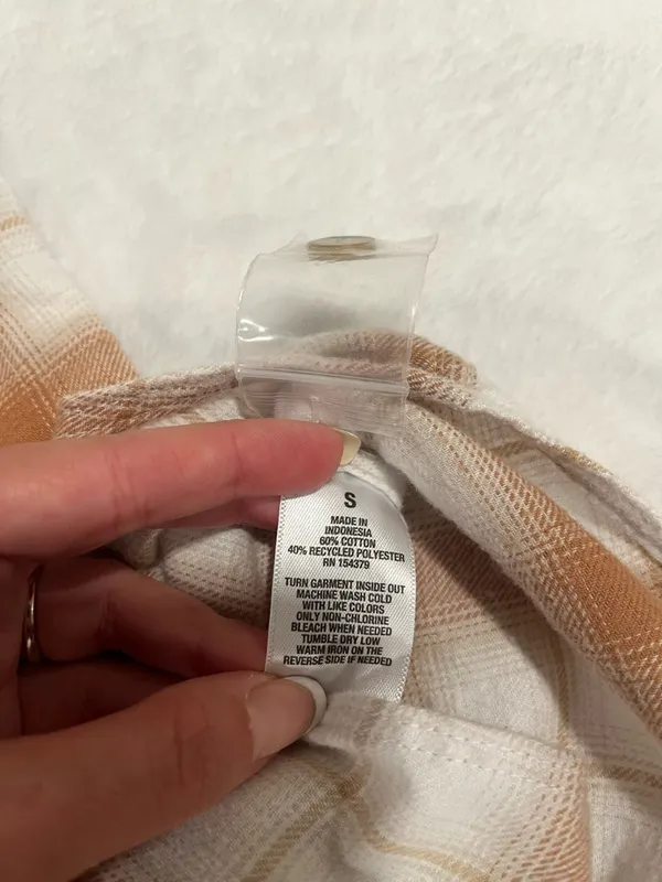 Aeropostale Tan & Cream Plaid Flannel Button Down Shirt - Small - Image 5