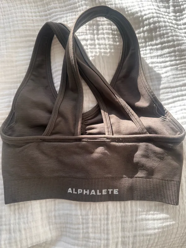 Alphalete Amplify Sports Bra - Image 2