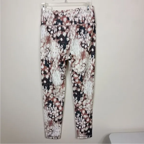 Aerie Offline High Rise Crossover Leggings‎ Large White Animal Print 7/8 Length - Image 3