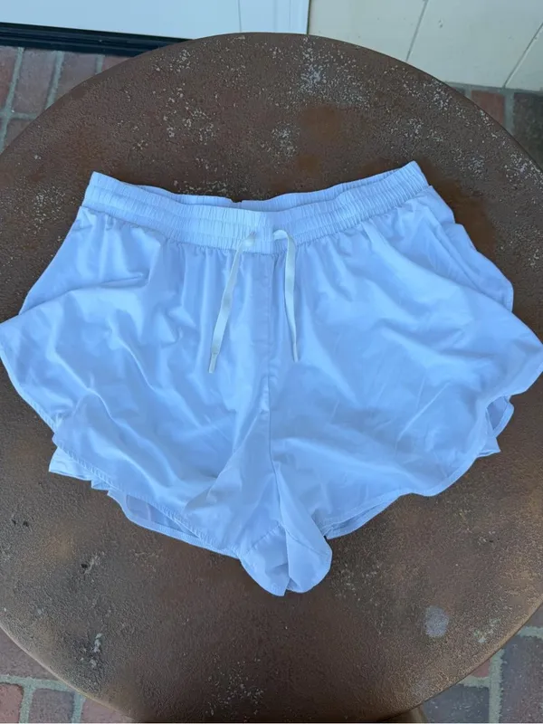 Target White all in motion flowy white running/ exercise shorts with built in spandex Size L #athleisure #yoga - Image 2