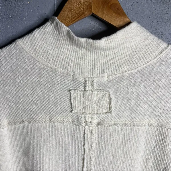Free People Casey Tunic Sweater im Ivory. size Small. - Image 7