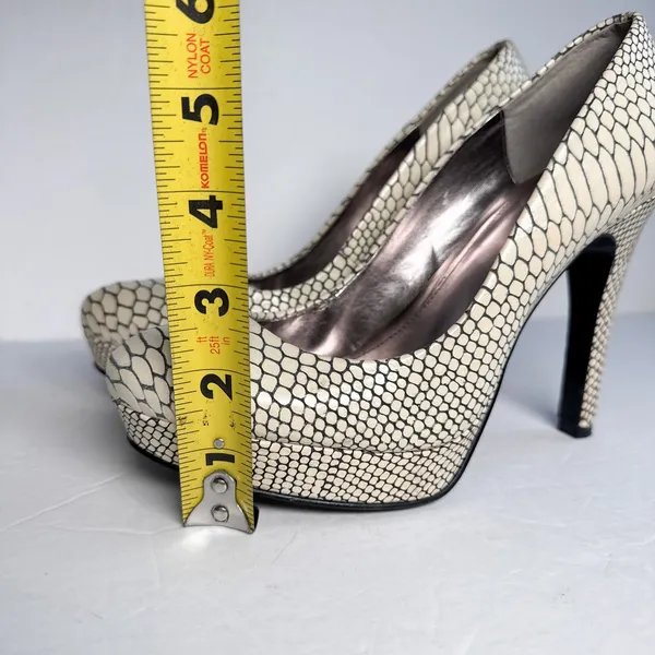 Calvin Klein Karsyn Python Embossed Leather Platform Pumps 7M - Image 12