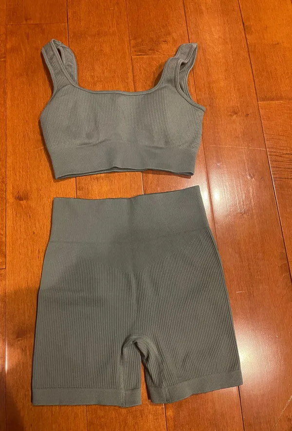 Amazon Workout Set - Image 2