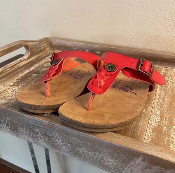 Blowfish Malibu Greco Red Dye Cut Leather Thong Style Slip-on Sandal Size 6.5 - Image 6