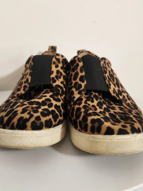 Vintage7Eight Brown Leopard Print Slip-On Sneakers Size 9 - Image 2