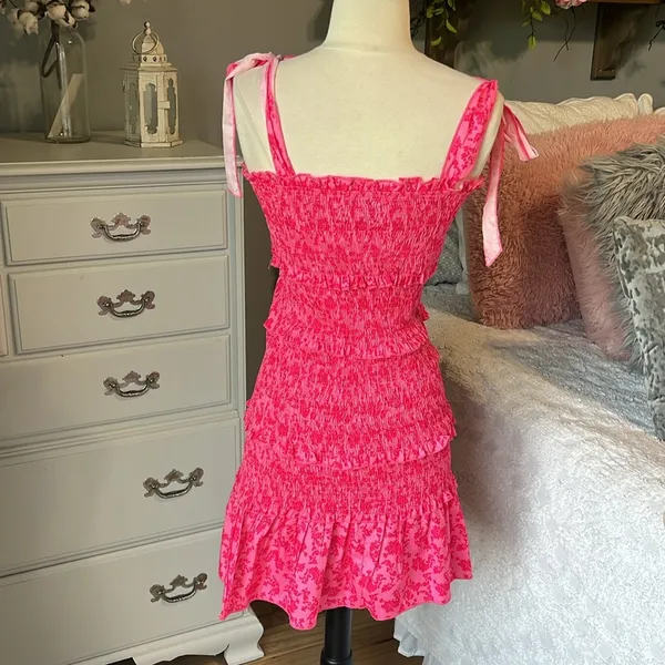 Tube Dress Tiered Form Fitting Pink Floral - Image 8