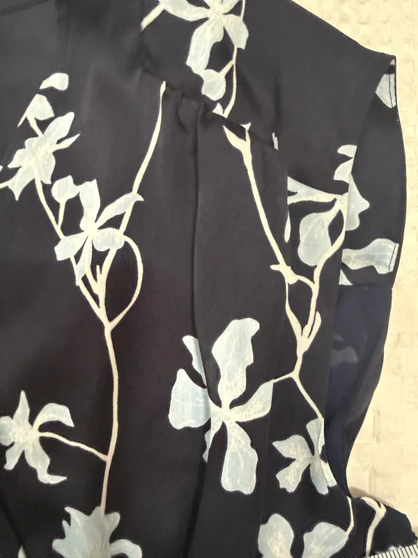 Equipment Femme Silk Midi Dress Floral Size Small - Image 5