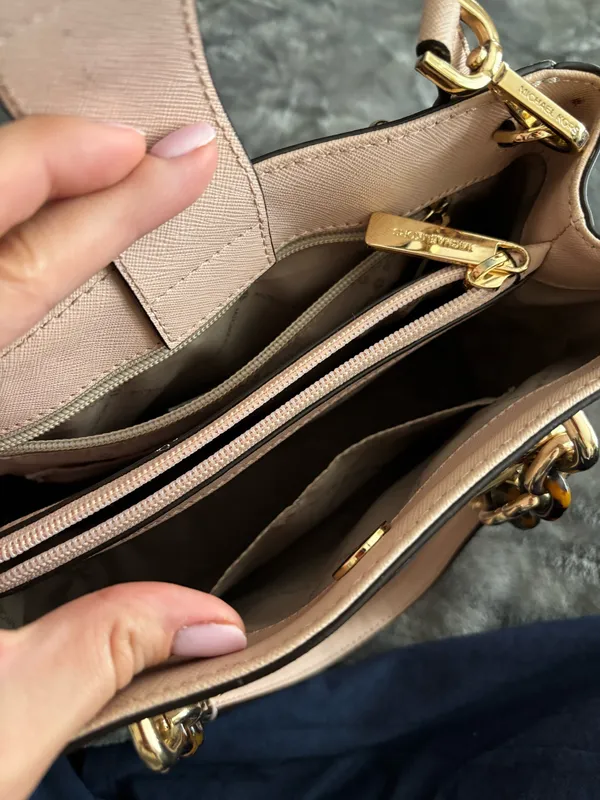 Michael Kors purse - Image 3