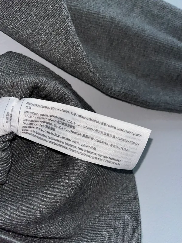 Abercrombie Grey V-Neck Sweater - Image 5