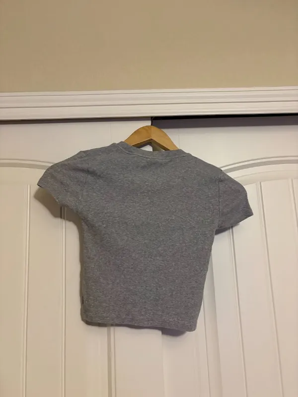 TNA Ribbed Crop Top Small Gray Short Sleeve Aritzia Cotton Elastane Neutral - Image 2