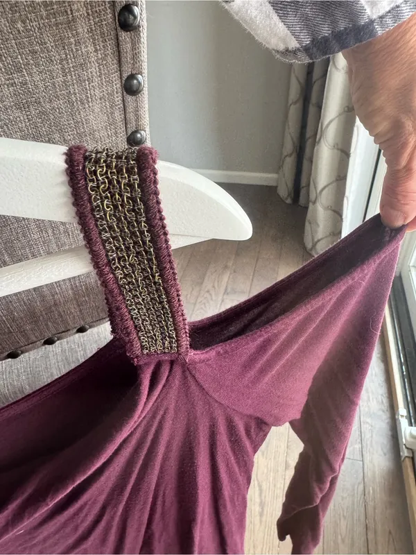 Rock & Republic Plum Wine Women's Cold Shoulder Scoop Neck Top - Image 3