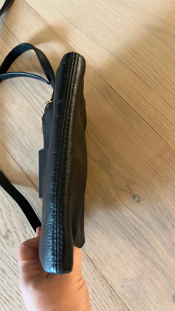 Michael Kors Leather Crossbody Purse - Image 4