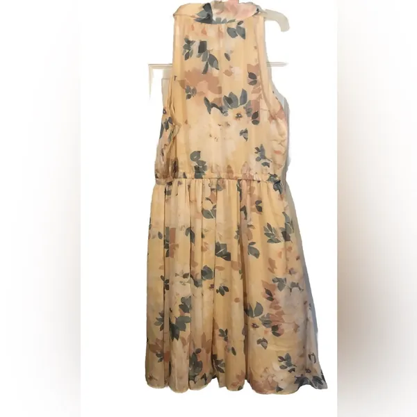 New with tags Ryegrass Women Sunkiss PeachFloral Sleeveless Tie Halter Dress S-L - Image 2