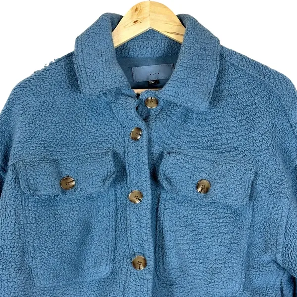 Blank NYC Cropped Sherpa Trucker Jacket Womens‎ L Blue Fleece Cozy 90s Retro - Image 3