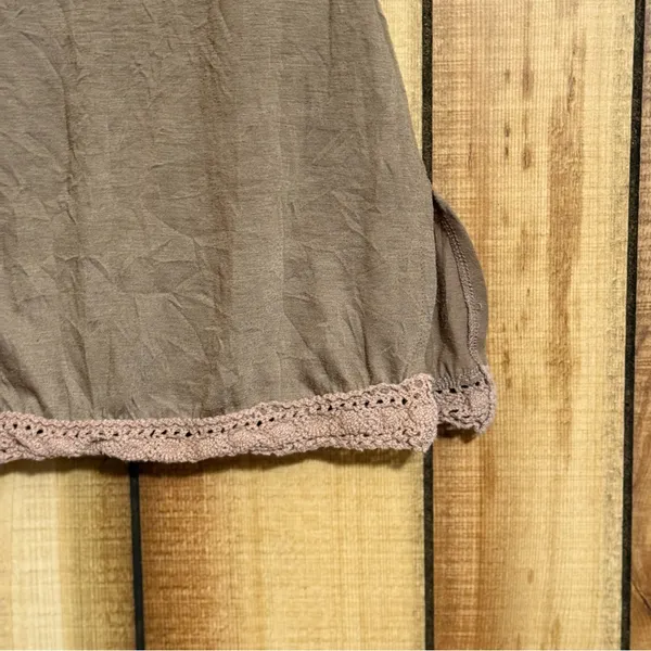 Eyeshadow women’s fit top Size Large - Image 3