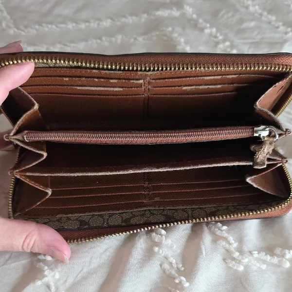Coach Saddle Brown Leather Accordion Zip Wallet Purse Quiet Luxury Coachcore - Image 8
