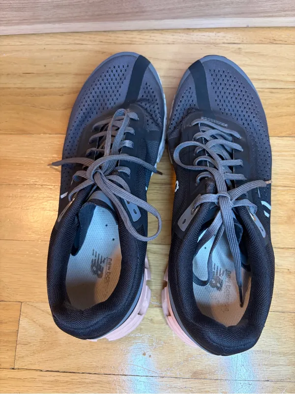 On Running Cloudflow Women's Sneakers - Image 5
