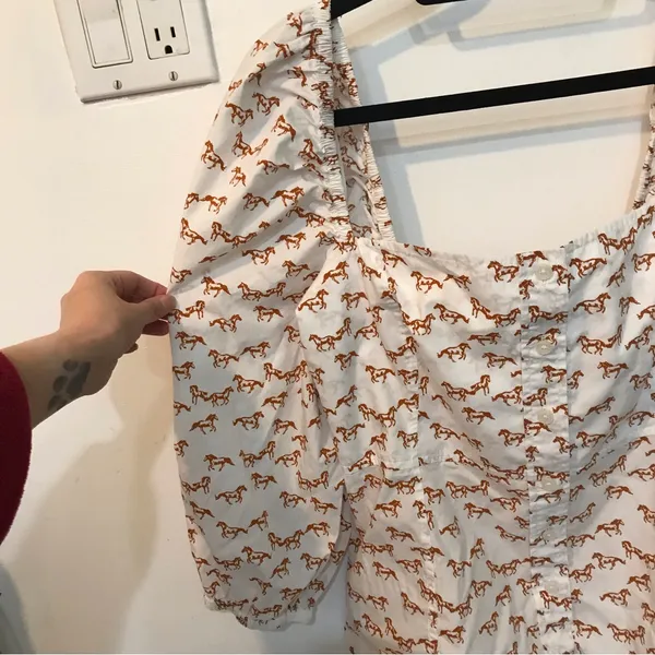 NWT Aritzia Little Moon Horse Print Puff Sleeve Square Neck Blouse L - Image 8