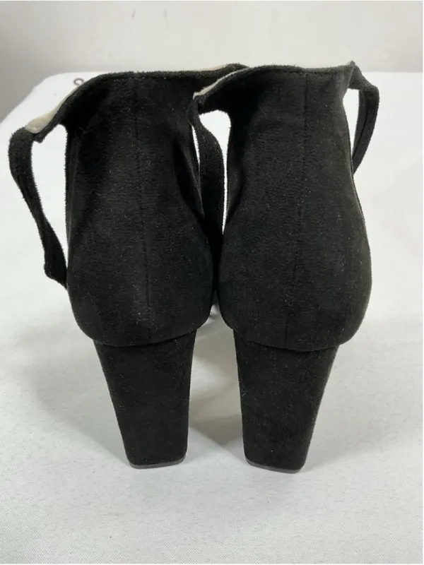 Womans NWOT Pumps Black Size 11 Pointed Toe - Image 4