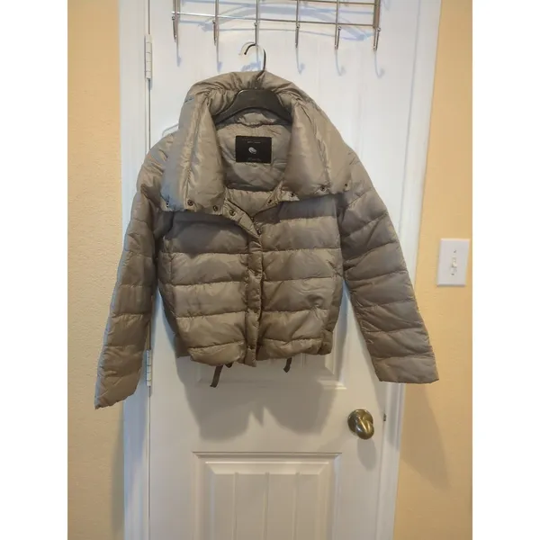 Zara woman down jacket sz S - Image 2