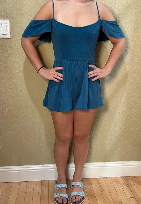 URBAN OUTFITTERS Off Shoulder Teal Ruffle Stretch Shorts Romper - size XS - Image 2