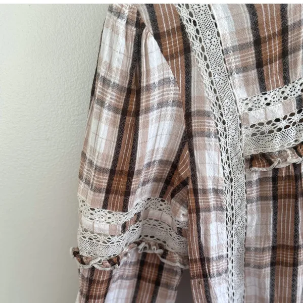 American Eagle Plaid Crochet Lace Ruffle Tie‎ Back Blouse Brown Cream Womens M - Image 6