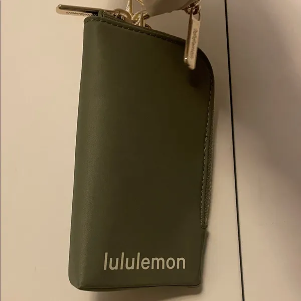 Lululemon Cream and Olive Accessory Duo - Image 3