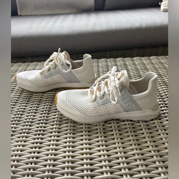 Olukai‎ Wailuku Athletic Sneakers 7 athleisure running outdoors hiking travel - Image 5