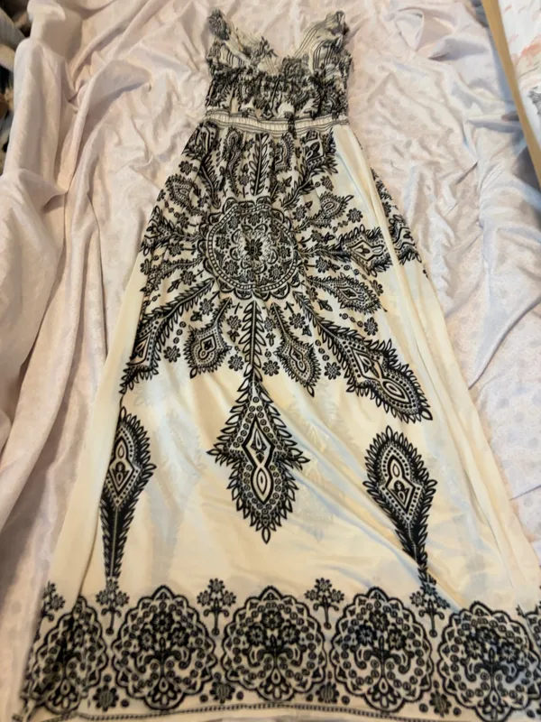 Black and white floral halter dress - Image 5