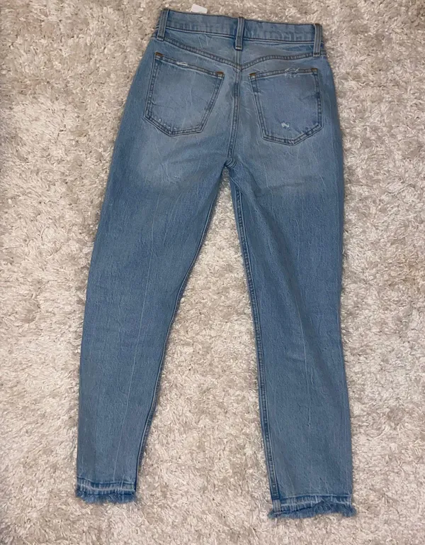 Abercrombie High Rise Mom Jean - Image 5