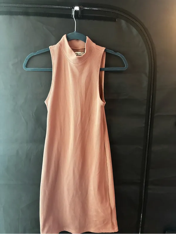 Abercrombie & Fitch Stretchy Dusty Pink Sleeveless Dress - Image 5