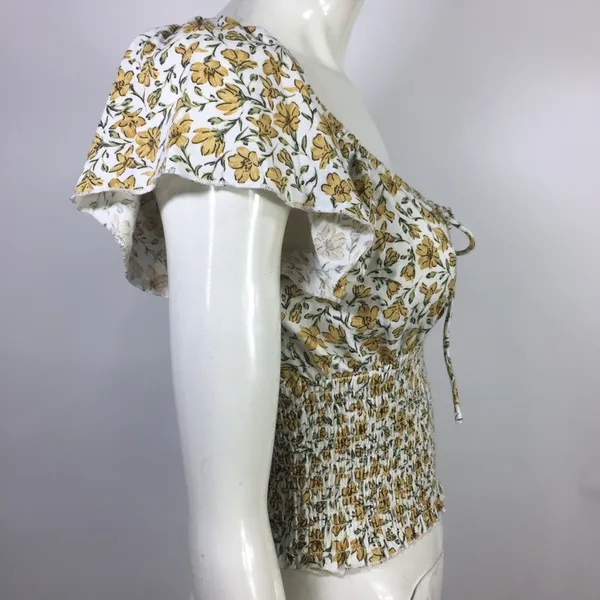 Billabong Smocked Floral Top Size L - Image 15