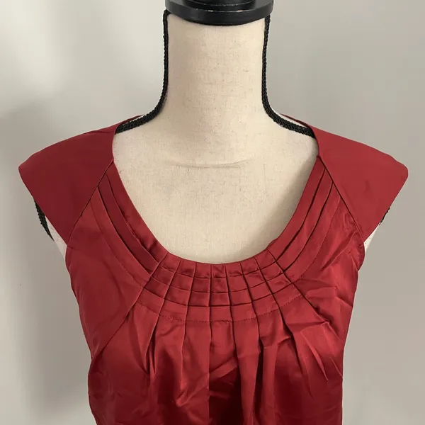The Limited Satin Pleated Blouse‎ size Small Rust Red Cap Sleeve Business Casual - Image 3