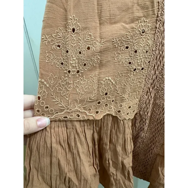 NWT American Eagle Eyelet Floral Boho Tiered Ruffle Sleeveless Top Tan XS/S New. - Image 6