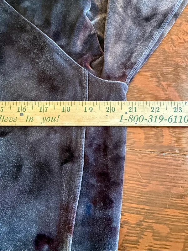 Lululemon Interstellar Dark Gray Multi Velour Warm Down Crew Size 8 - Image 7