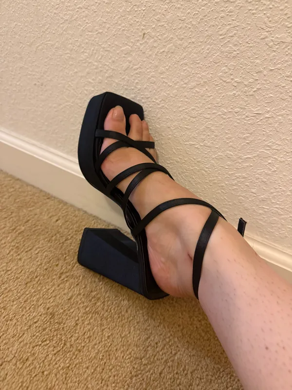 Lulus Black Strappy Heels in size 6 - Image 6