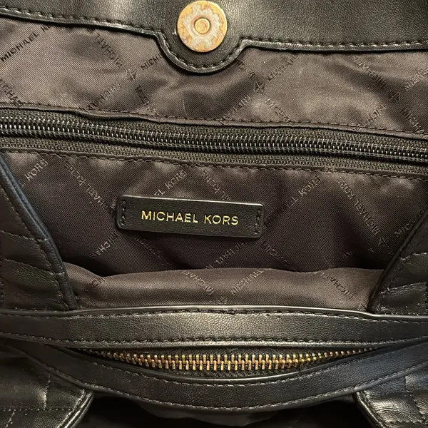 Michael Kors Peyton Large Quilted Tote Black Gold Chain Shoulder Bag black - Image 8